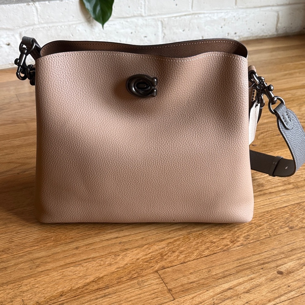 Coach Willow color block taupe